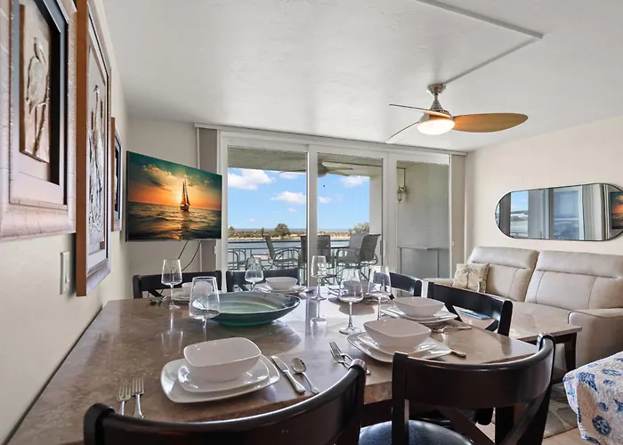 2 Bedroom Beachfront On Clearwater