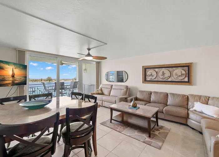 Holiday home 2 Bedroom Beachfront On Clearwater Clearwater Beach