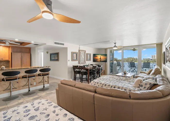 2 Bedroom Beachfront On Clearwater Holiday home