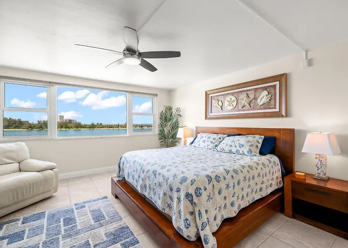 2 Bedroom Beachfront On Clearwater *