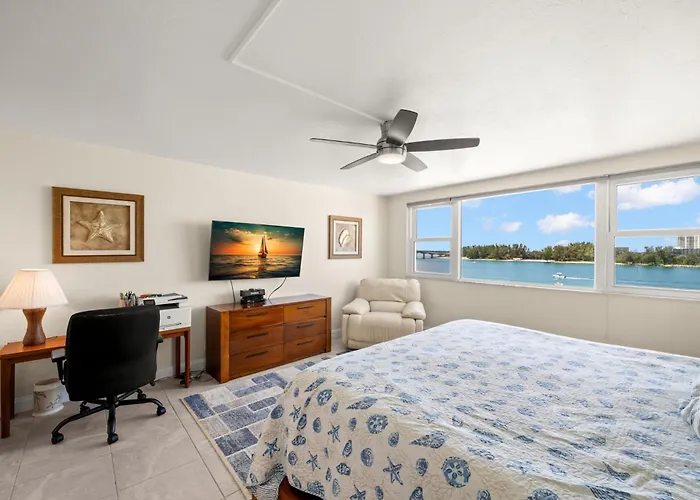 Holiday home 2 Bedroom Beachfront On Clearwater Clearwater Beach