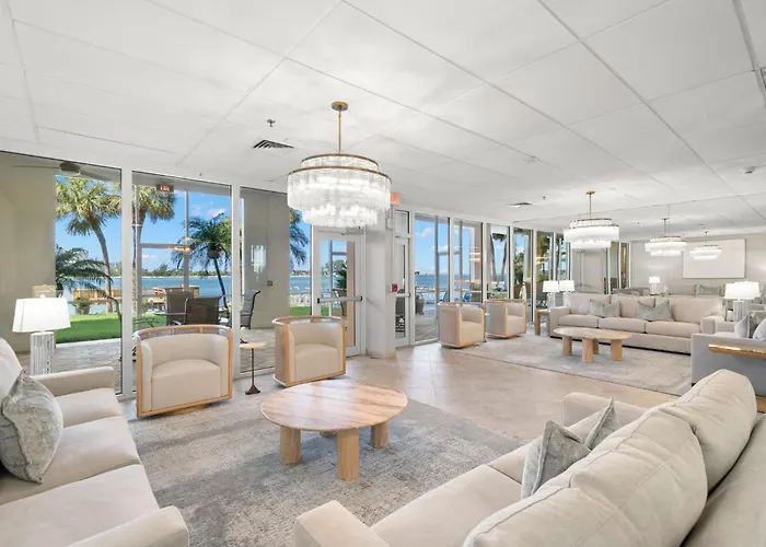 Holiday home 2 Bedroom Beachfront On Clearwater *