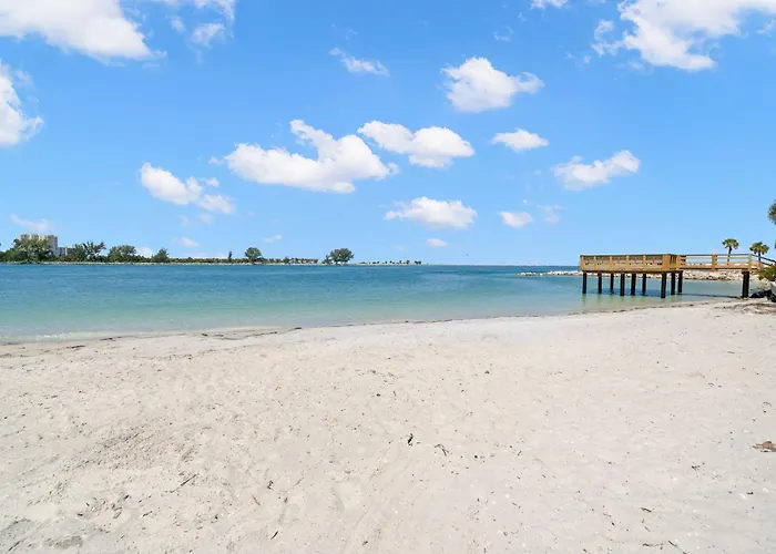Holiday home 2 Bedroom Beachfront On Clearwater Clearwater Beach